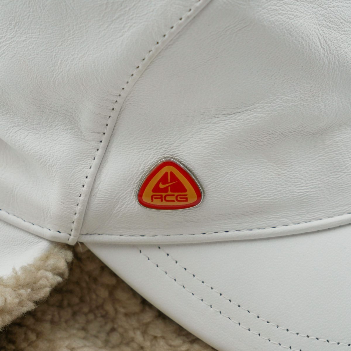 Nike ACG White Leather Shearling Lined Logo Ear Flap Hat — photo 6