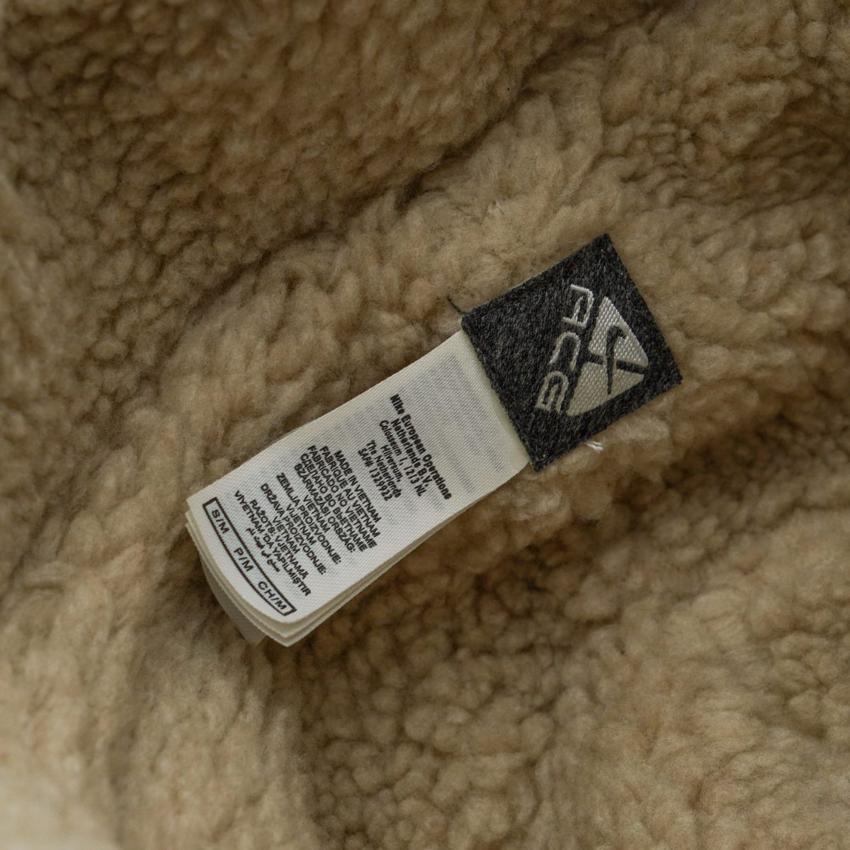 Nike ACG White Leather Shearling Lined Logo Ear Flap Hat — photo 9