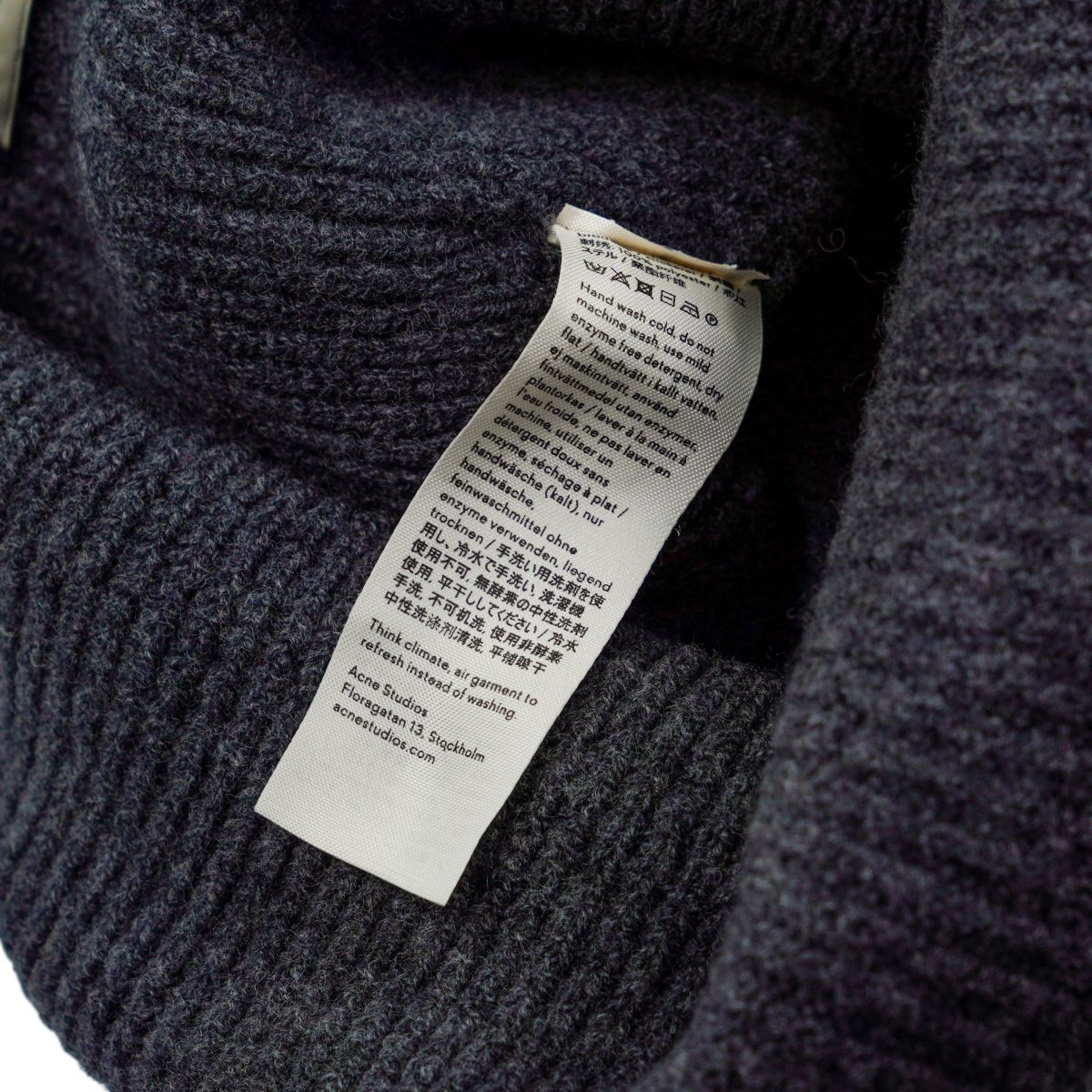 Acne Studios Dark Gray Wool Knit Embroidered Logo Beanie Hat — photo 6