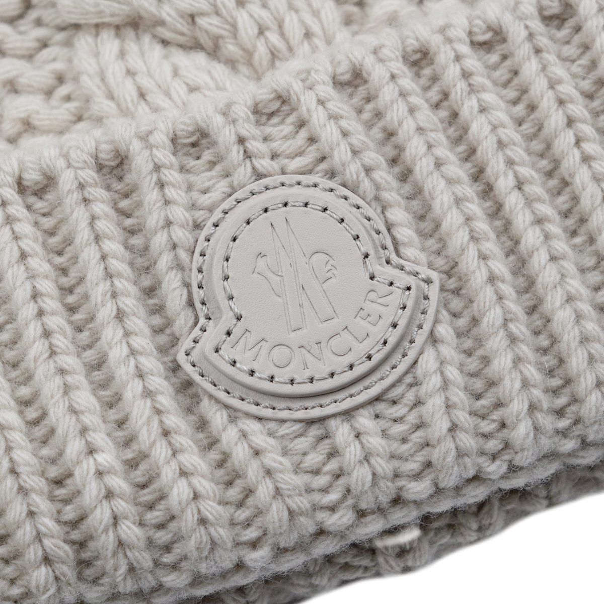 Moncler Beige Wool Cashmere Chunky Knit Logo Beanie Hat — photo 5