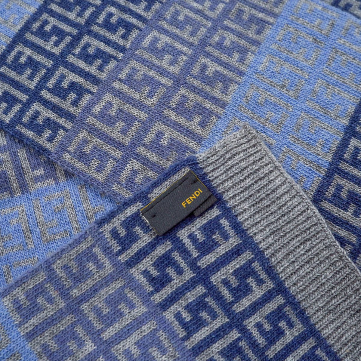 Fendi FF Monogram Blue Gray Wool Knit Scarf Beanie Hat — photo 12
