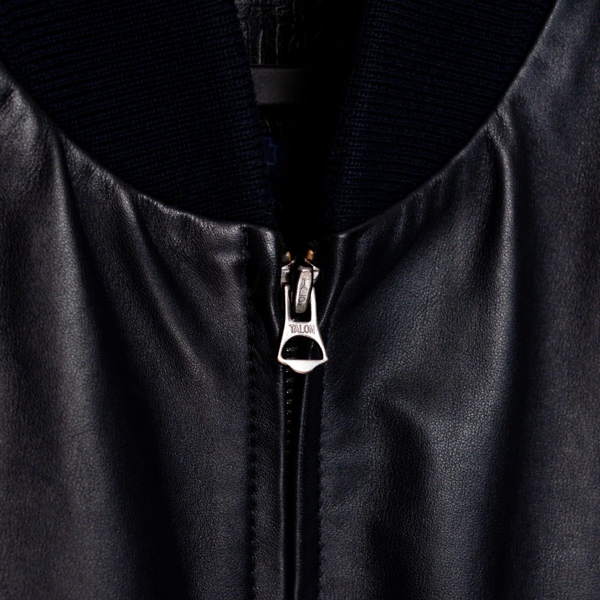 Levi's Navy Leather Logo Patch Mens Bomber Jacket Size L — photo 5