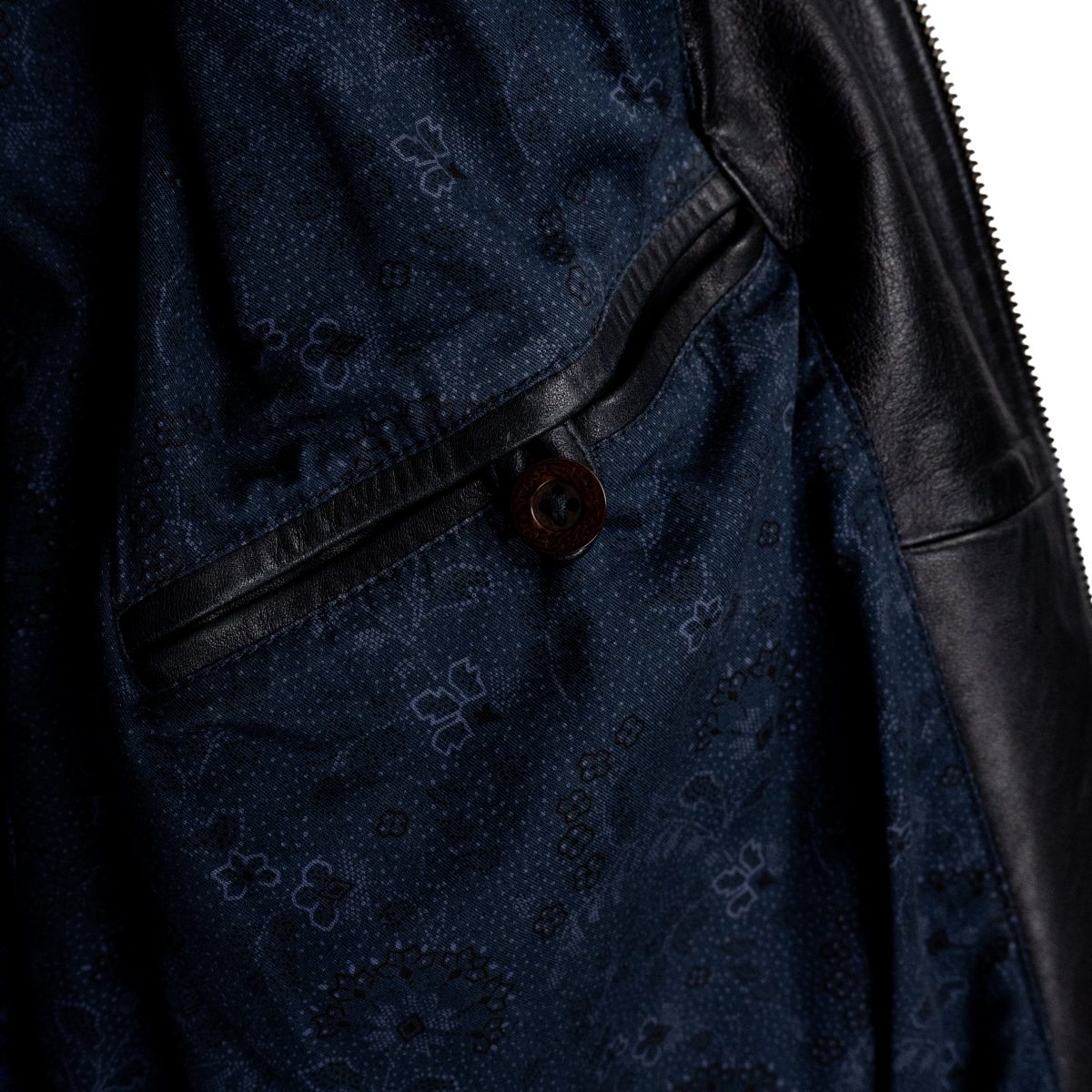 Levi's Navy Leather Logo Patch Mens Bomber Jacket Size L — photo 10
