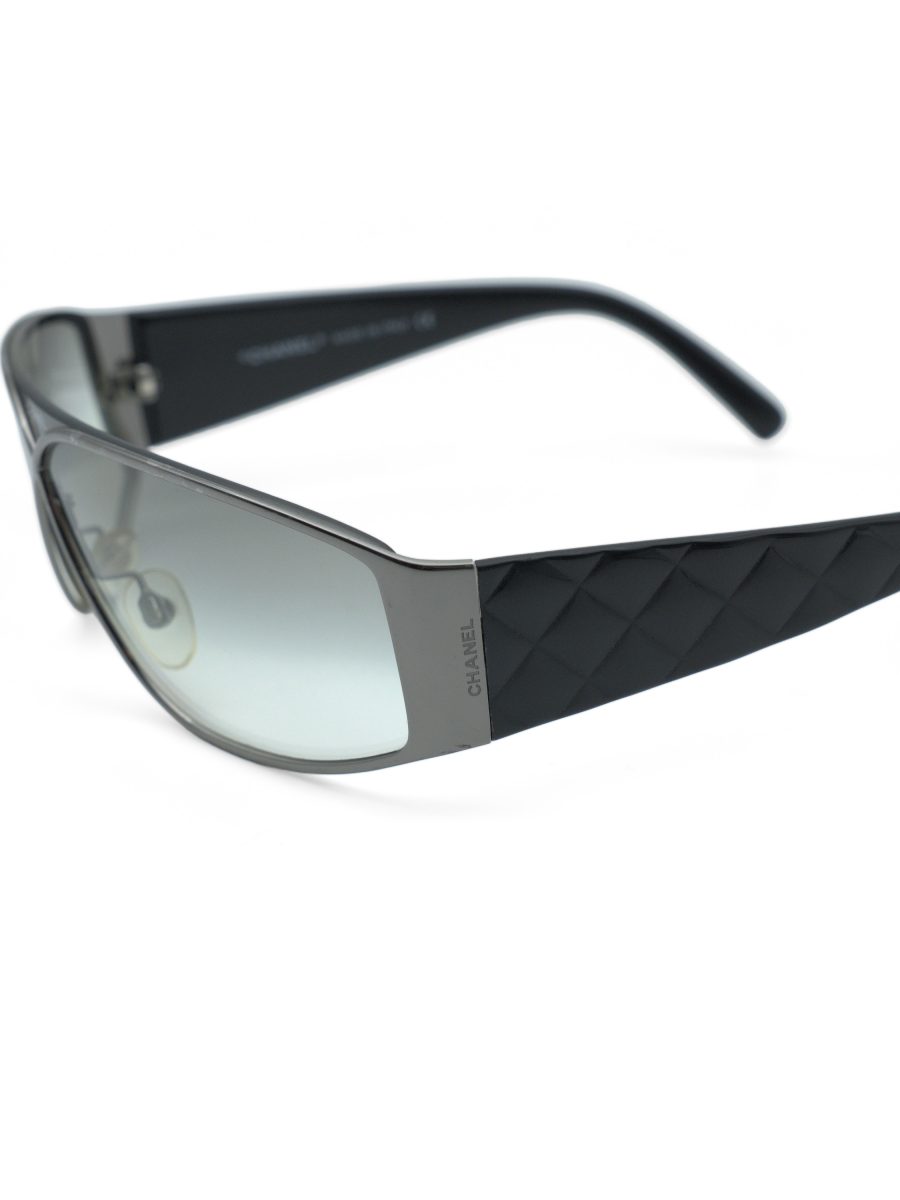 Vintage Chanel 4097 Gunmetal Black Quilted Shield Sunglasses — photo 5