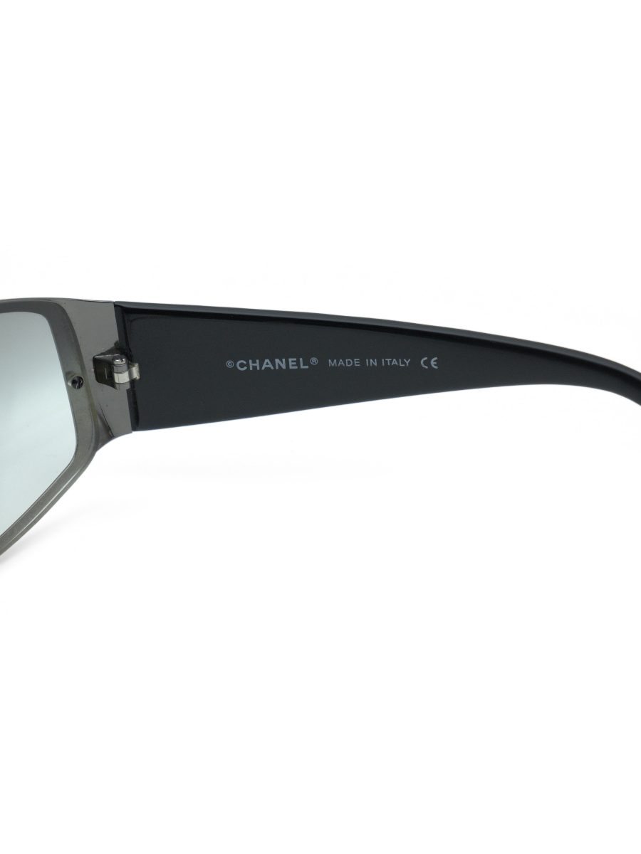 Vintage Chanel 4097 Gunmetal Black Quilted Shield Sunglasses — photo 6