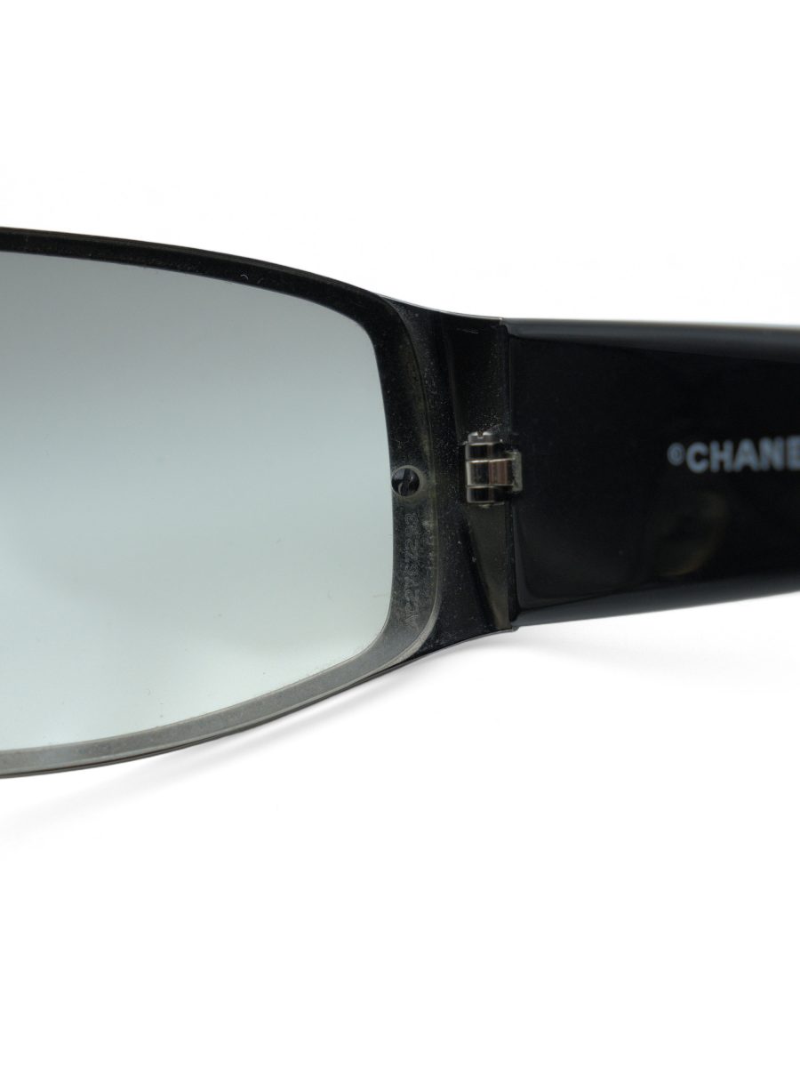 Vintage Chanel 4097 Gunmetal Black Quilted Shield Sunglasses — photo 9