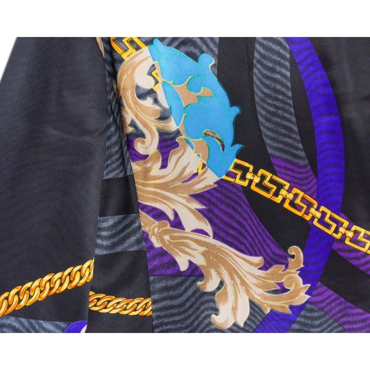 Vintage Versace Baroque Gold Chain Logo Abstract Silk Shirt — photo 10